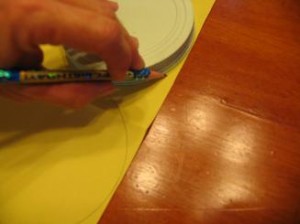 step-2-make-scallop-by-tracing-around-lid-as-shown1