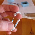 make-baby-bracelet-with-beads