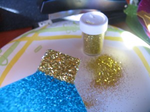 sprinkle gold glitter on end